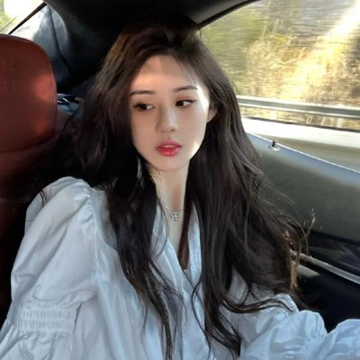 隐婚后,她成了豪门萌宝的亲妈